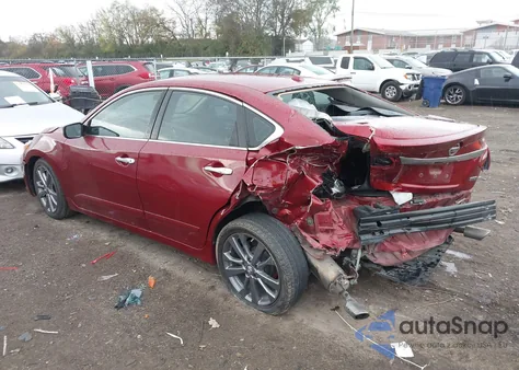 2018 Nissan Altima 2.5 Sr z USA, uszkodzony, nr VIN 1N4AL3AP7JC217835